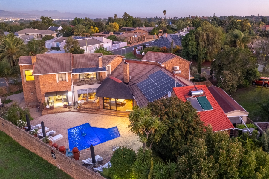 6 Bedroom Property for Sale in Eversdal Western Cape